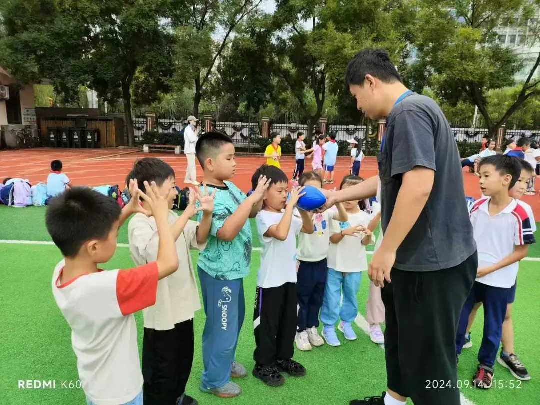 刻苦训练篮球时如何避免受伤的建议_0